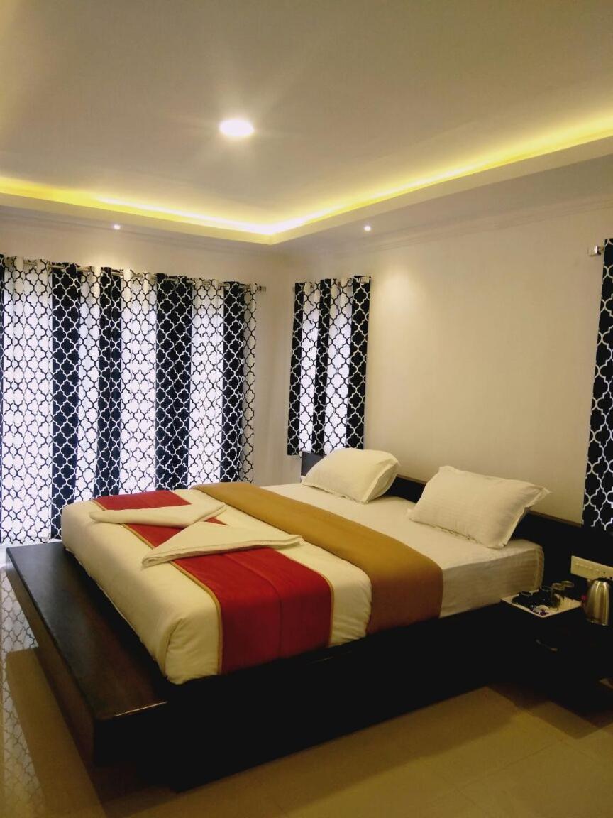 Runs Residency Hotel Ooty Esterno foto