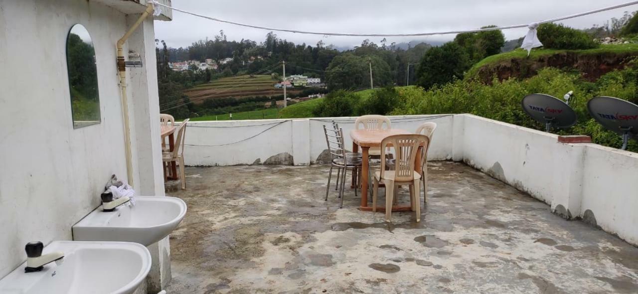 Runs Residency Hotel Ooty Esterno foto