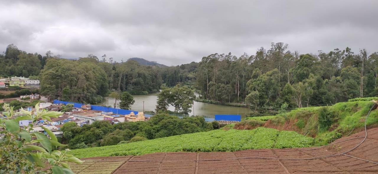 Runs Residency Hotel Ooty Esterno foto