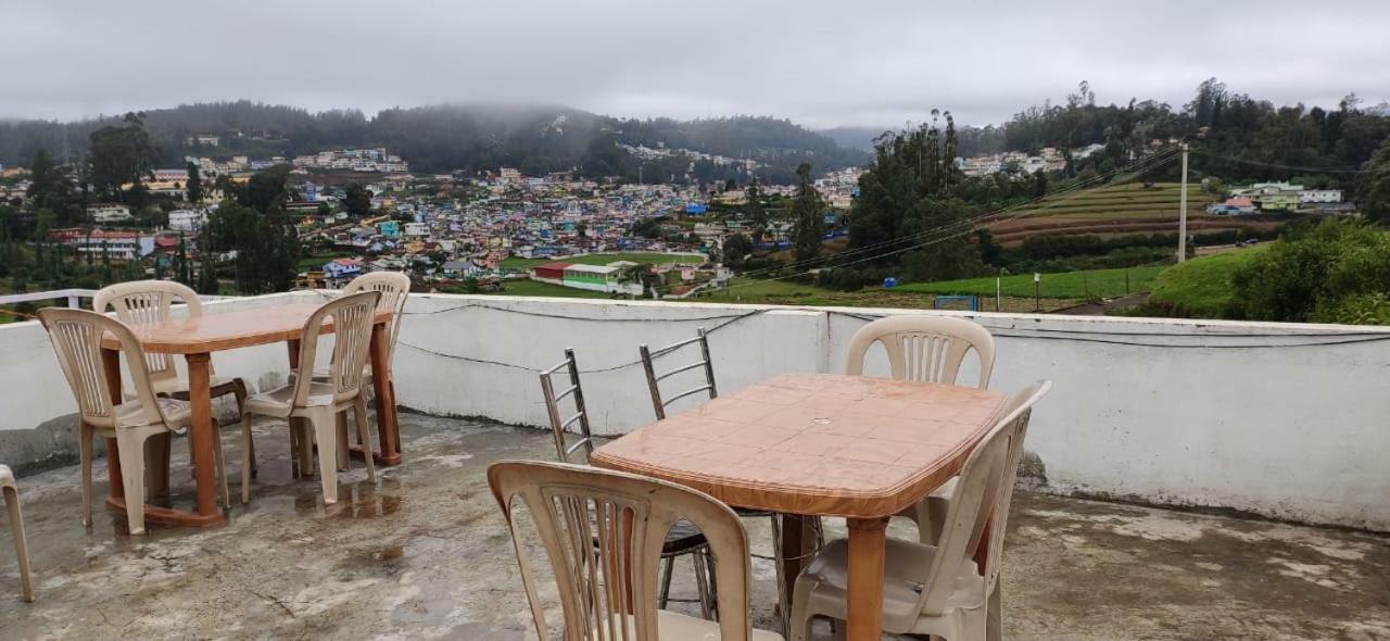 Runs Residency Hotel Ooty Esterno foto