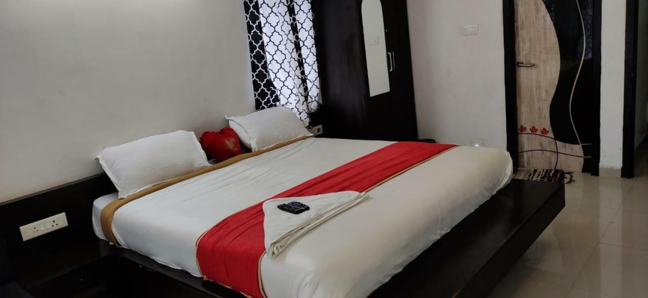 Runs Residency Hotel Ooty Esterno foto