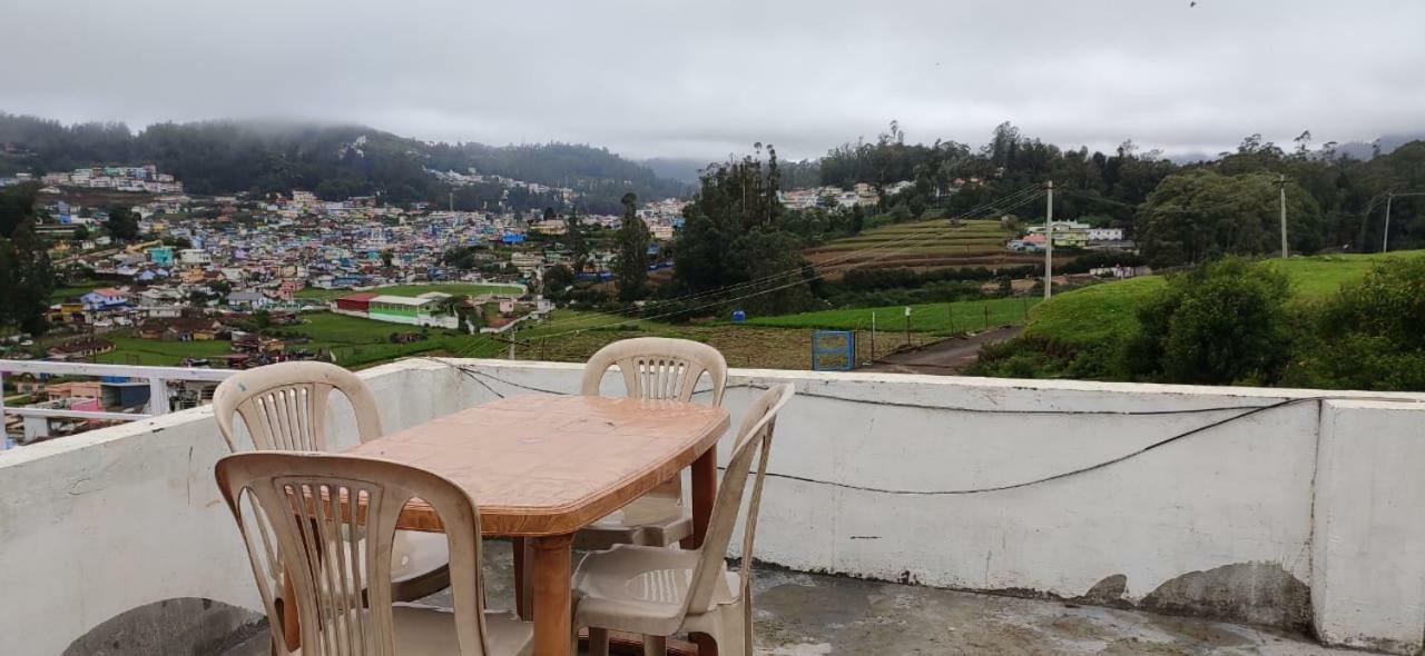 Runs Residency Hotel Ooty Esterno foto